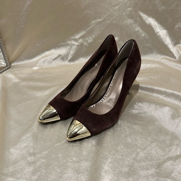 Velvet Mocha Heels with Gold Toe - Picture 3 of 6